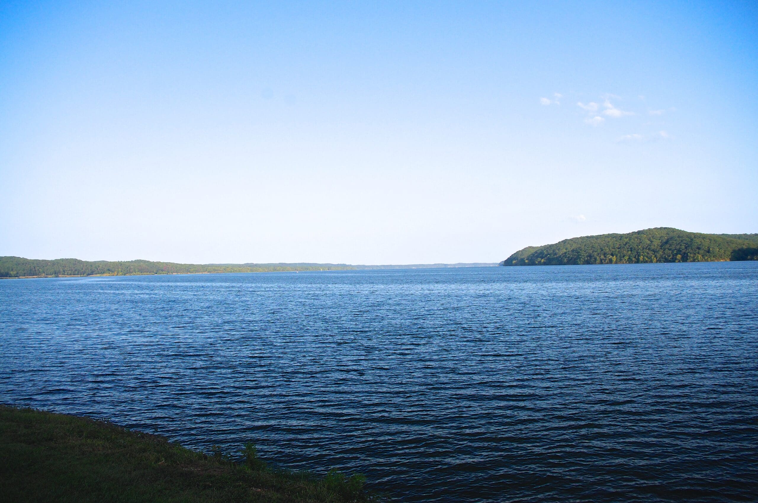 Unveiling Top Fishing Spots at Pickwick Lake, Alabama